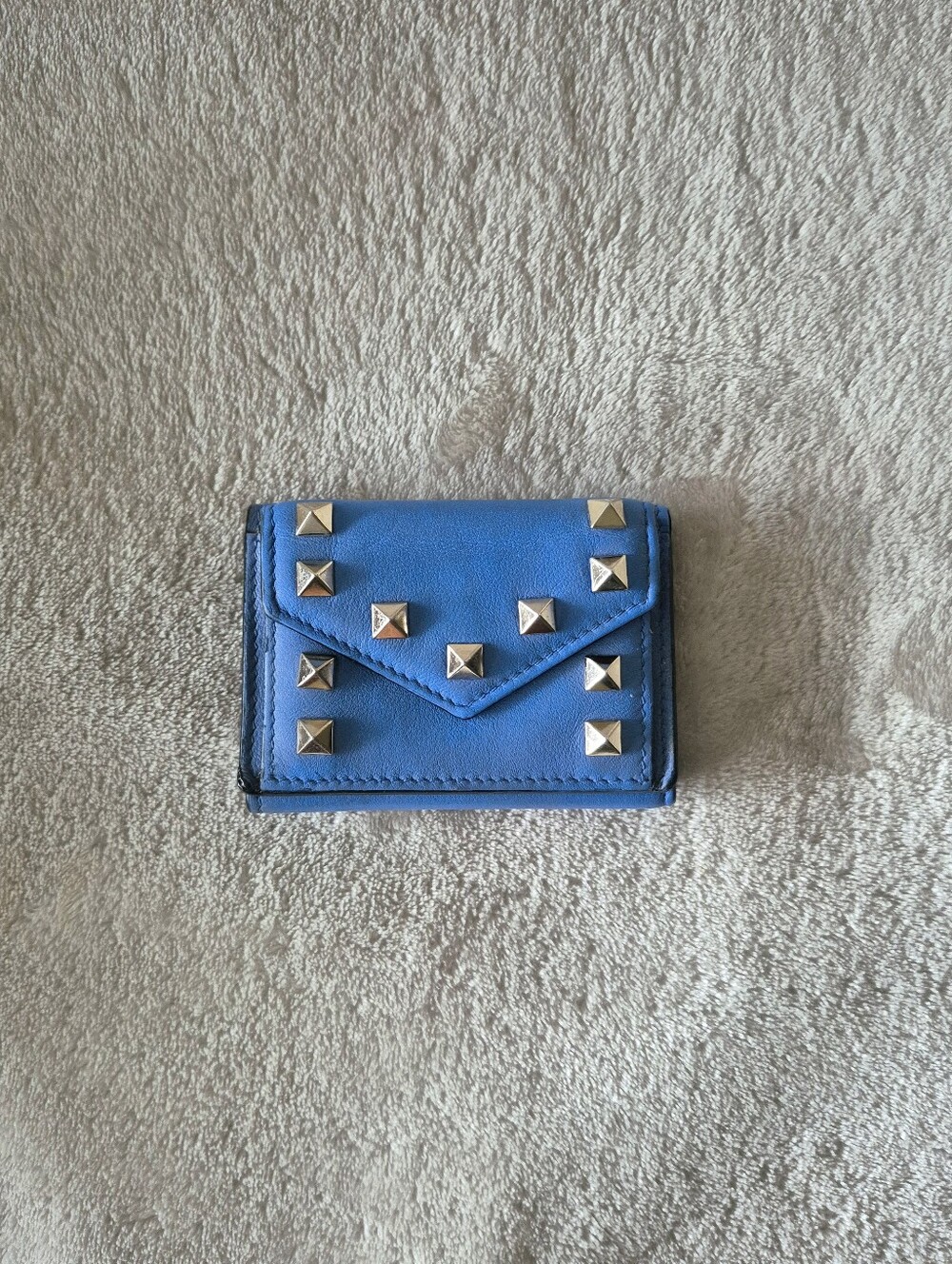 Valentino Garavani Rockstud Envelope Trifold Wallet